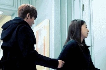 跪舔的方式追求的利弊分析